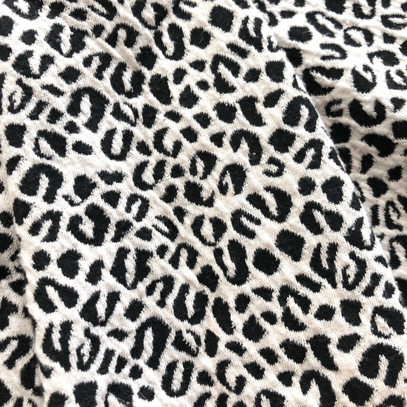 UO Cooperative cheetah print mini skirt - Picture 2 of 3